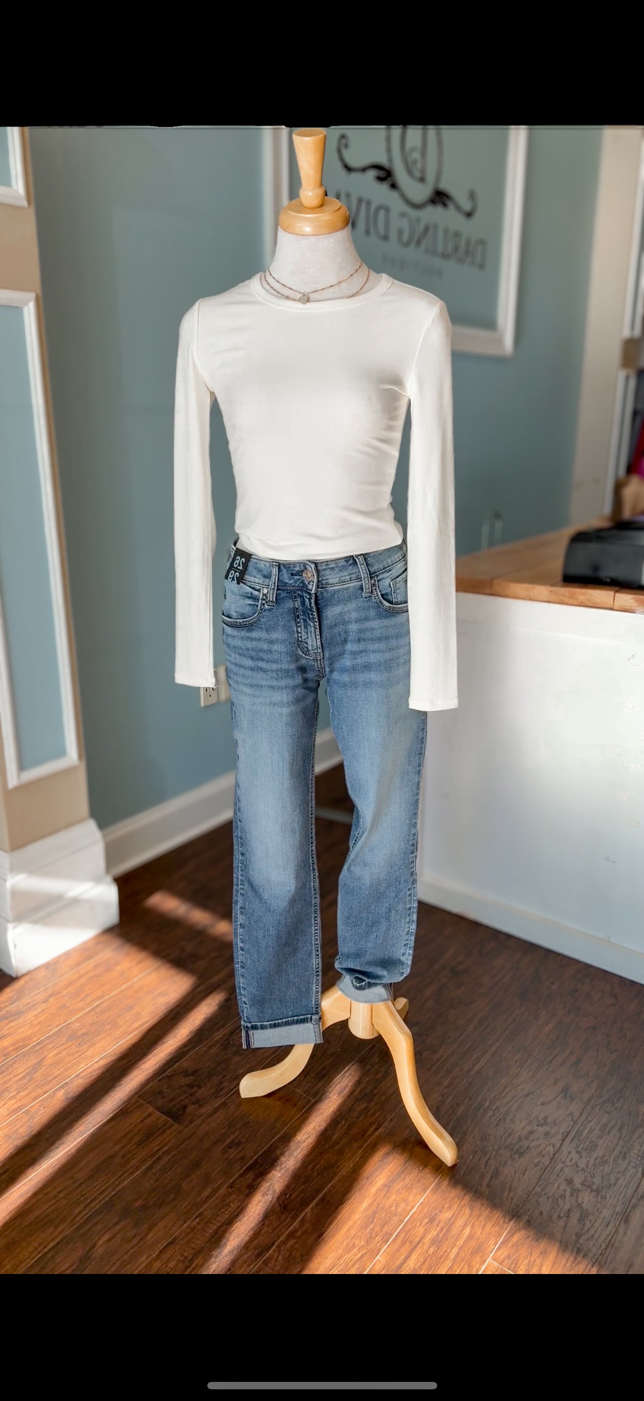 Boyfriend Mid Rise Slim Leg